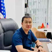 TOM NGUYỄN